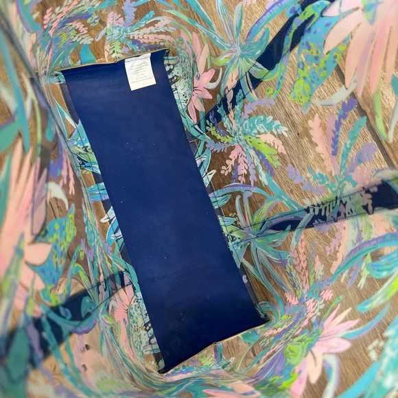 Lilly Pulitzer Clear PVC Sweet Escape Print Tote Flora Beach Bag Gold Trim - Picture 14 of 16